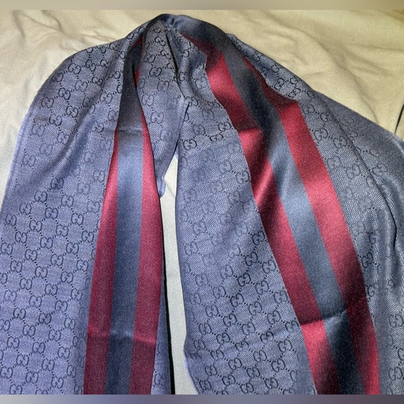 Gucci blue 'GG' Pattern Scarf - Picture 3 of 4
